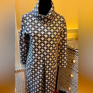 Tyler Boe dress with 3/4 length sleeve